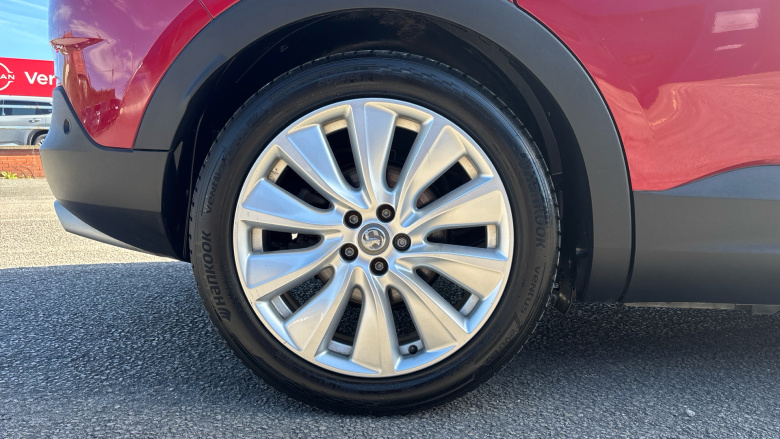 Vauxhall Grandland X 1.6 Hybrid4 300 Ultimate Nav 5dr Auto Hatchback